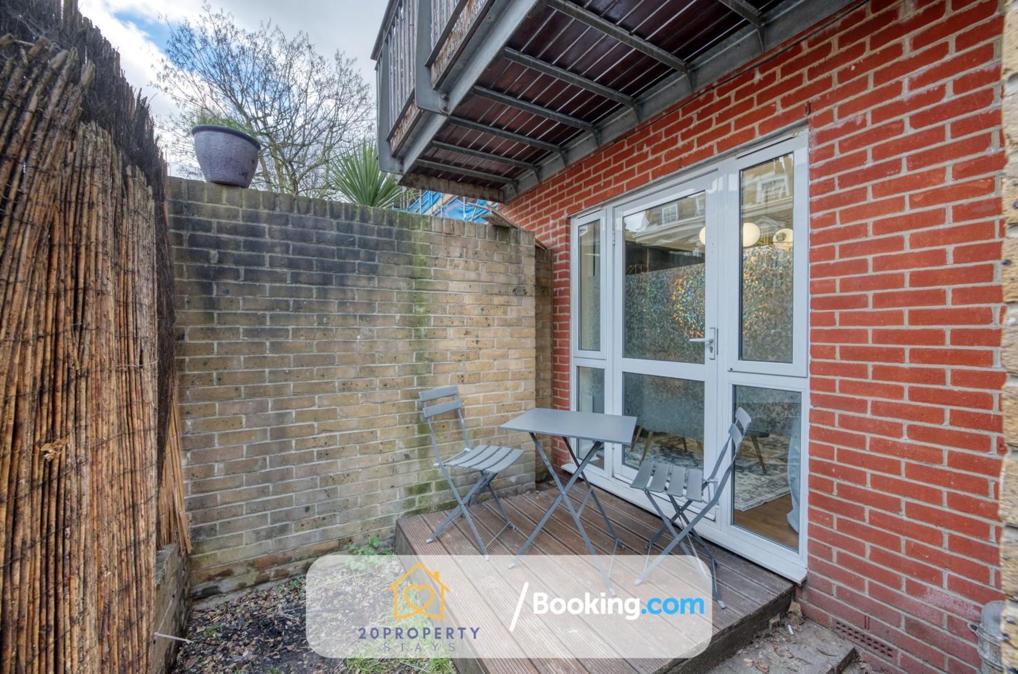 Apartment Luxury Long In Bow Road London