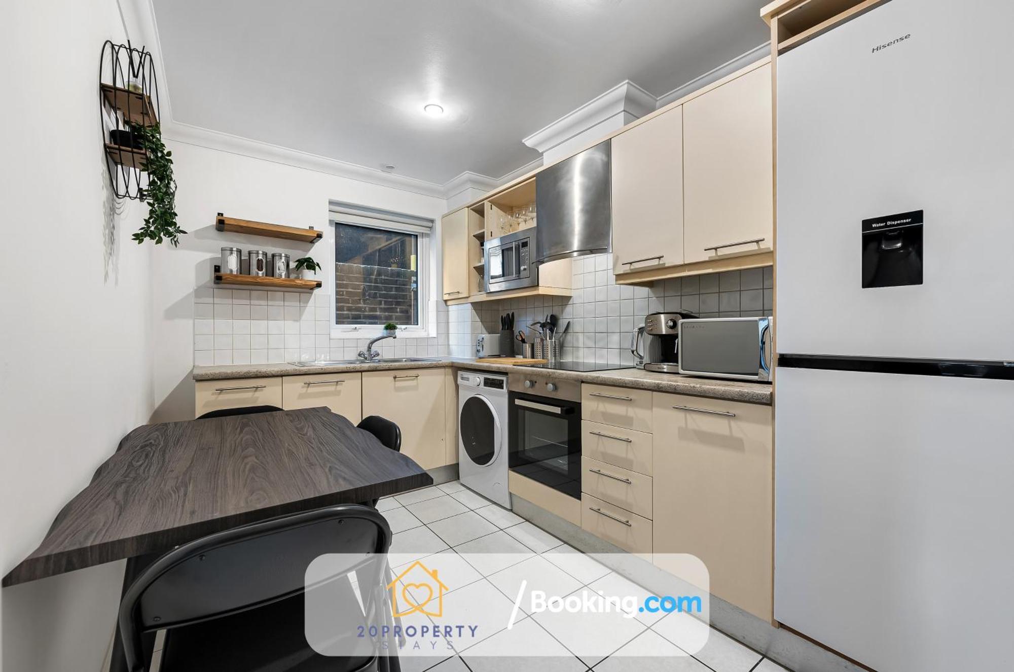 Luxury Long In Bow Road Apartment