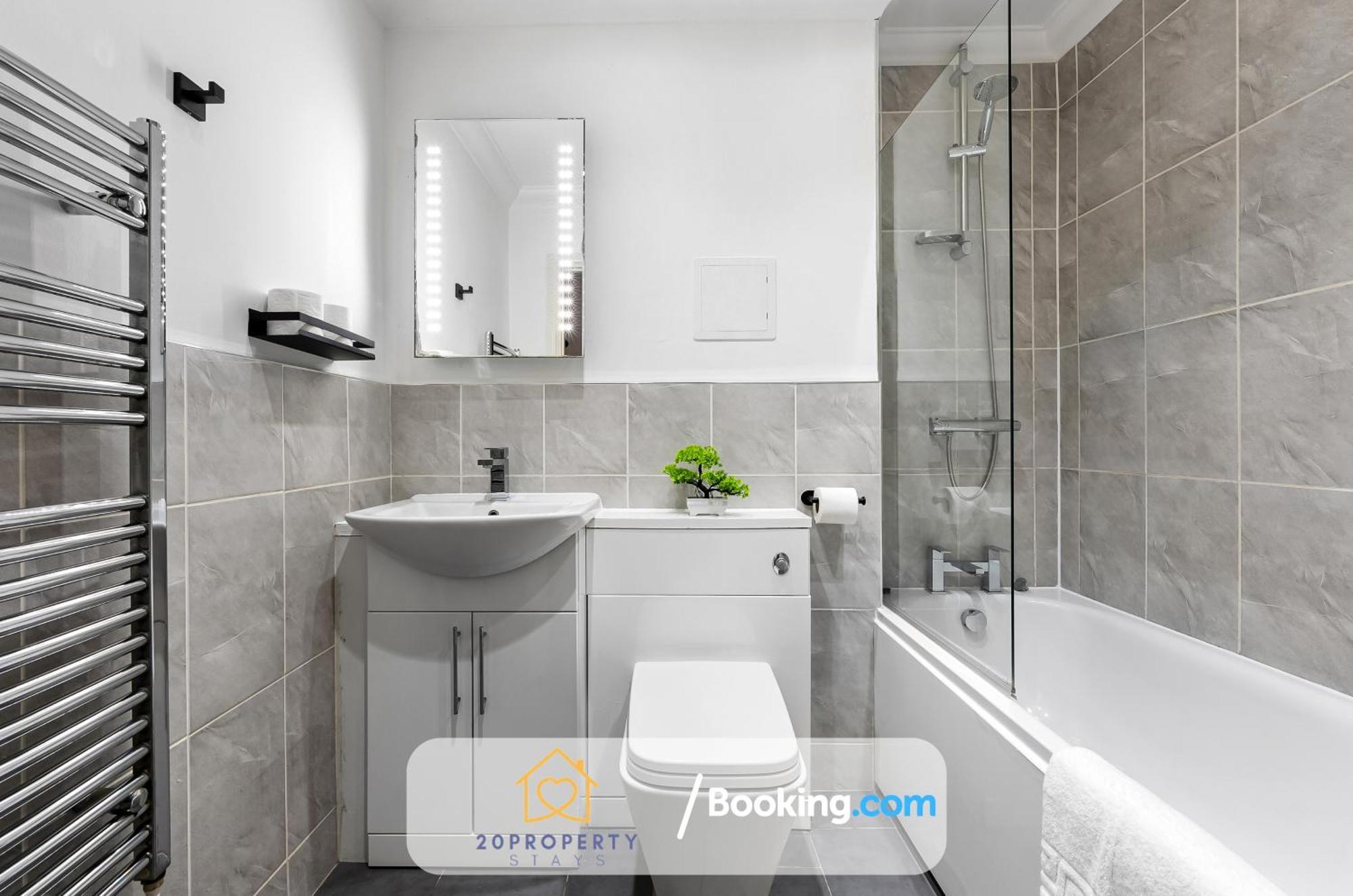 Luxury Long In Bow Road Apartment *