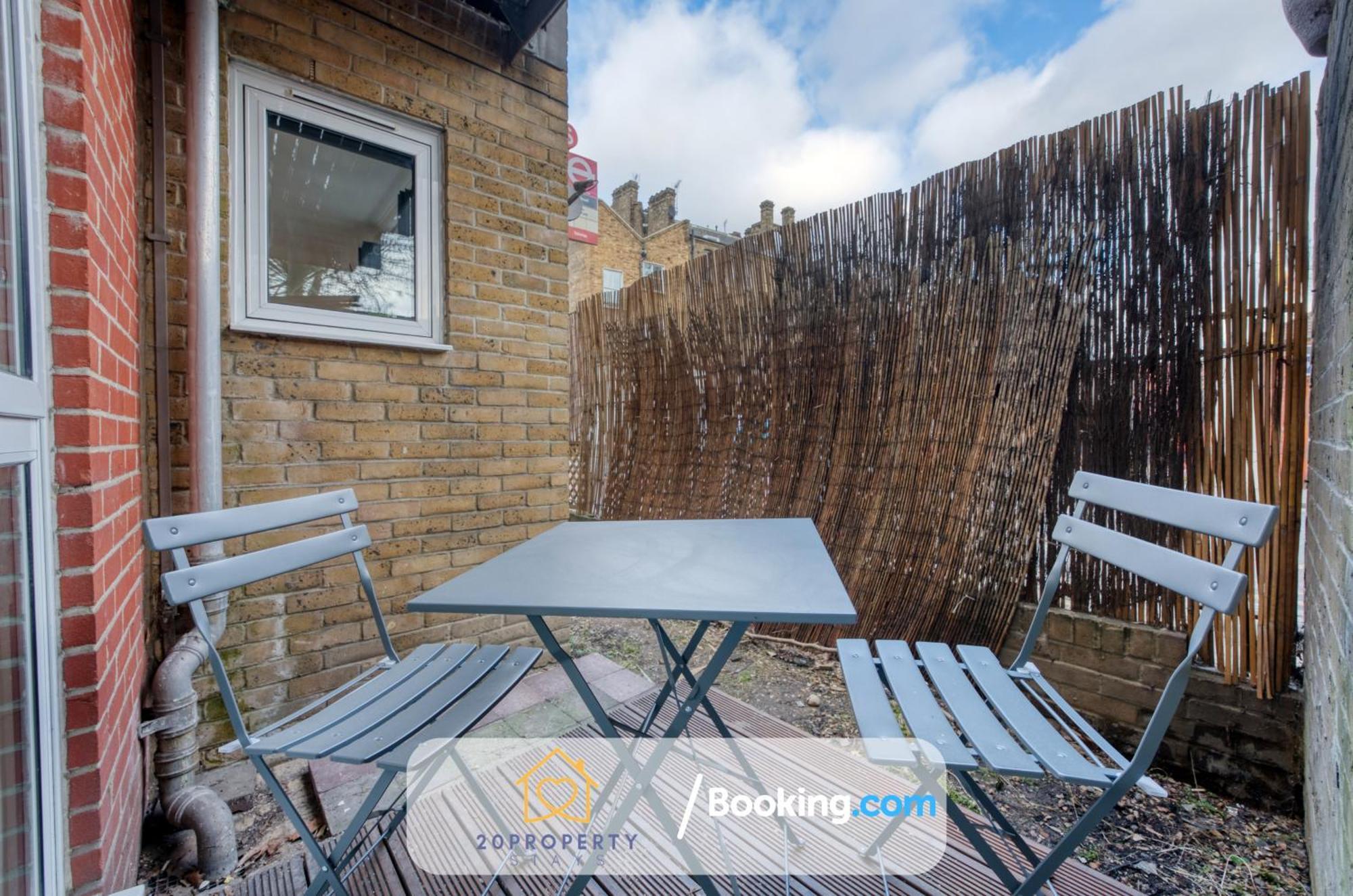 Luxury Long In Bow Road *